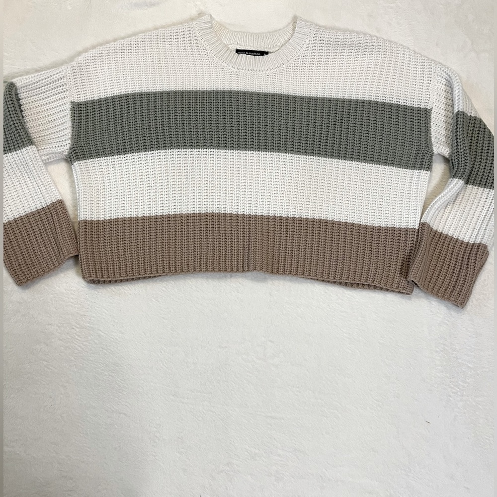 Moon & Madison Cropped Long Sleeve Sweater Green, Cream, and Brown Womens Size M